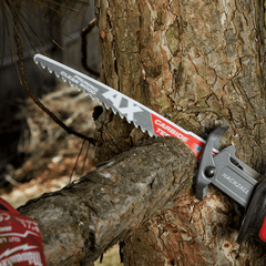 The Ax With Carbide Teeth For Pruning And Clean  Wood 225Mm